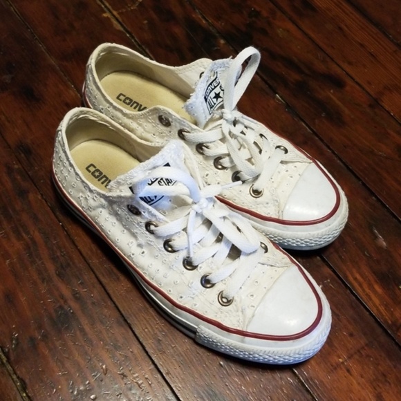 White Converse - Picture 1 of 5